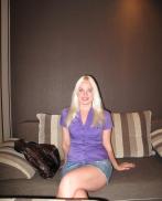 belle femme blonde sans tabou