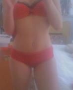 Belle Latine Mince avec des Formes